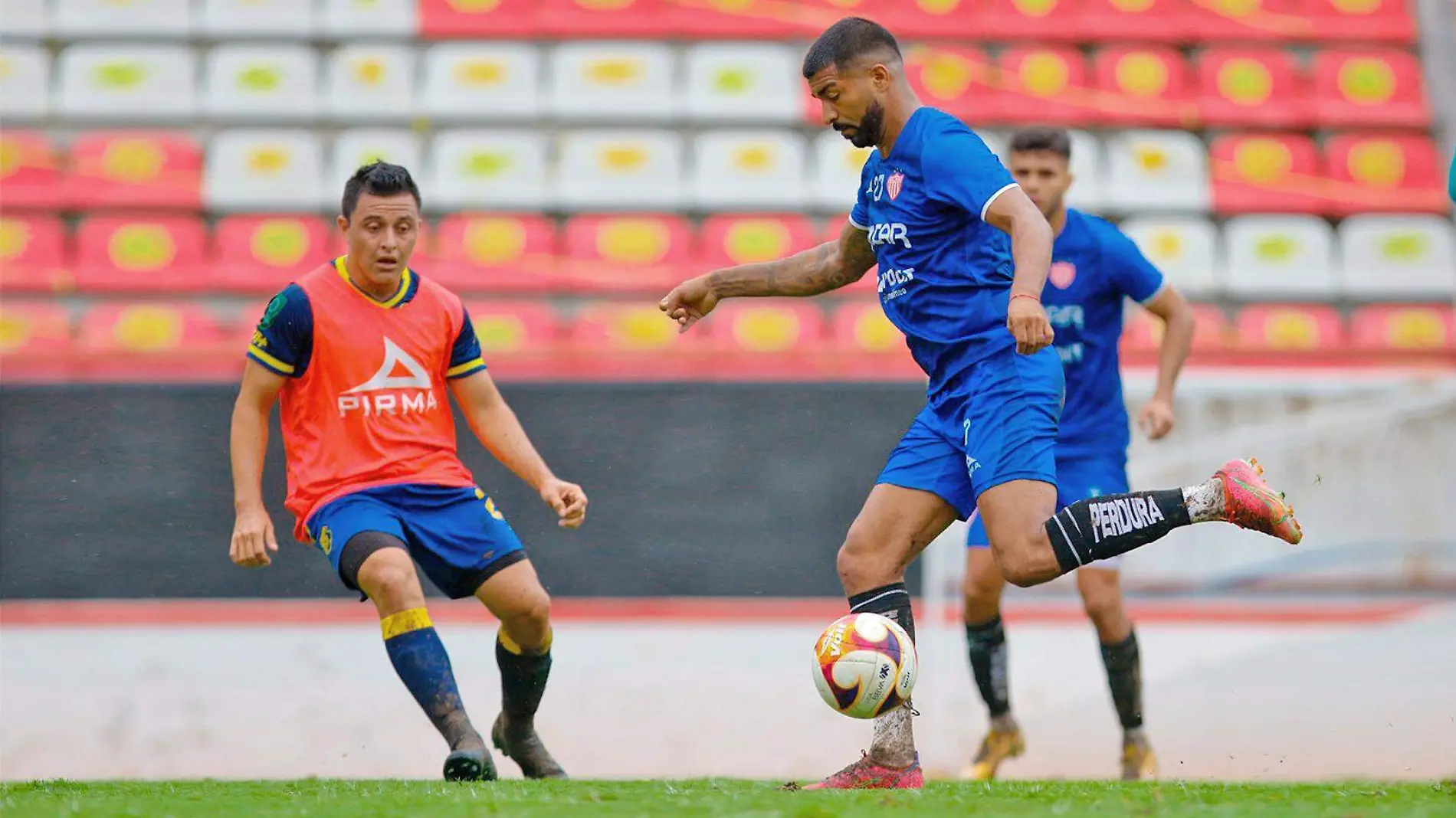 Necaxa en partido contra Herediano